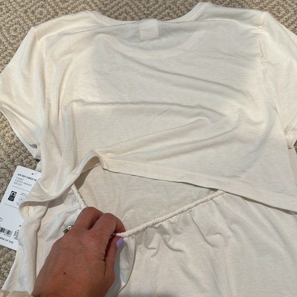 Athleta air out cinch tee, size medium, new with tags - Picture 4 of 4